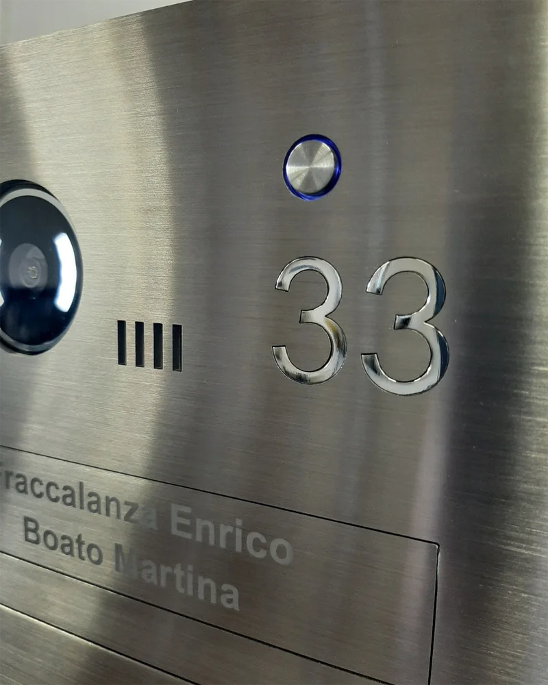 Mylbox cassetta postale con citofono numero 61