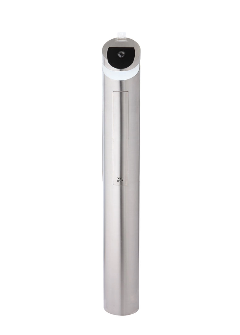 Sistema freestanding personalizzabile Mies MA17220 in acciaio inox satinato che integra cassetta postale e videocitofono illuminato.