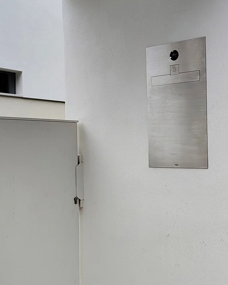 Cassetta Loos con videocitofono incorporato Bacchin