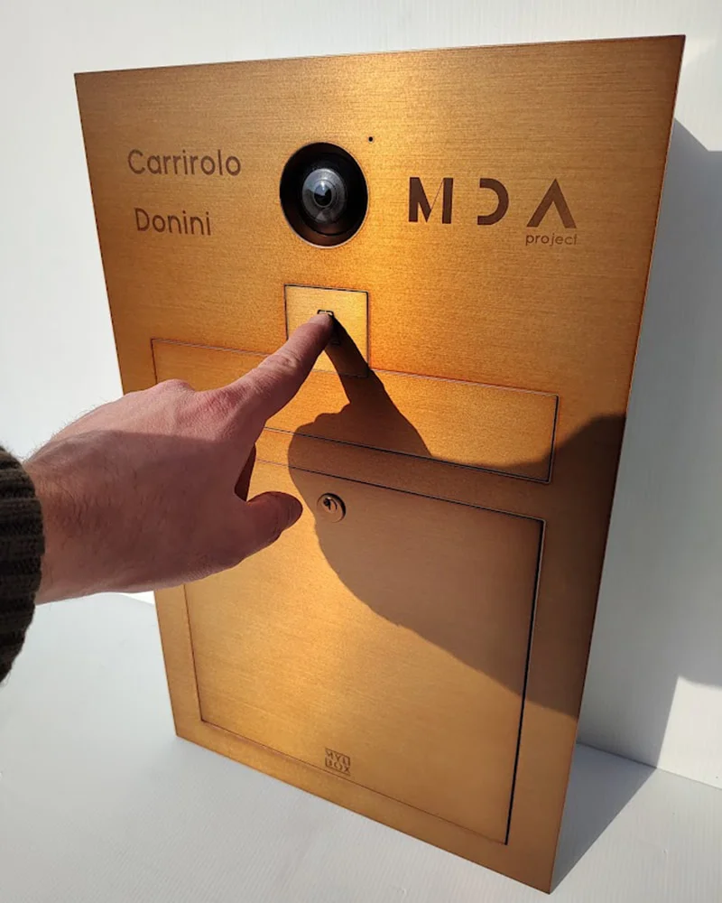 Cassetta postale videocitofono Mylbox in bronzo satinato Loos
