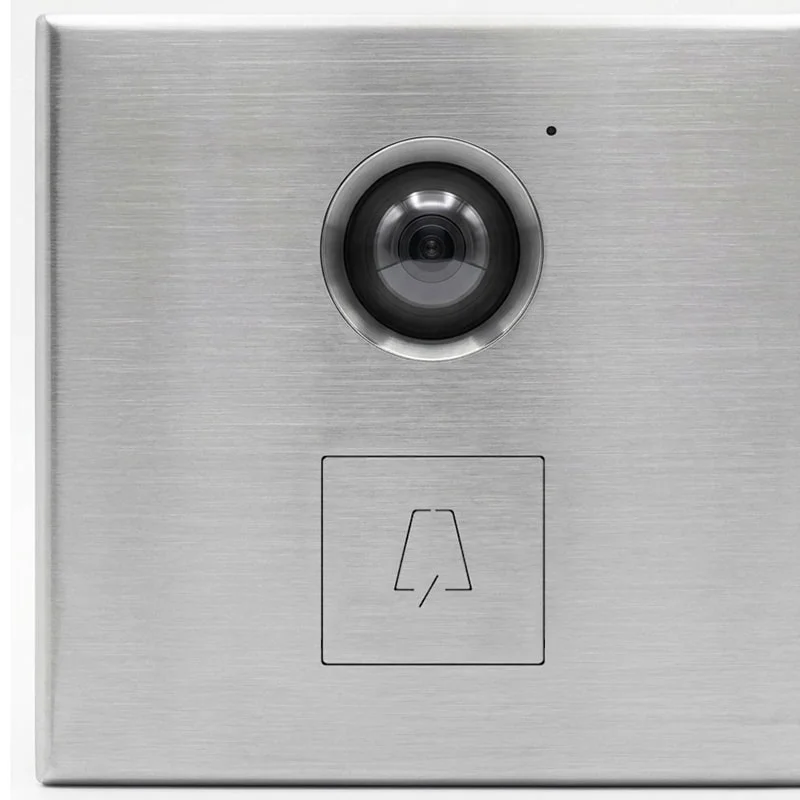 Dettaglio cassetta lettere particolare in acciaio inox con videocitofono Loos MA17510 dal design Mylbox, compatibile con videocitofono Elvox.