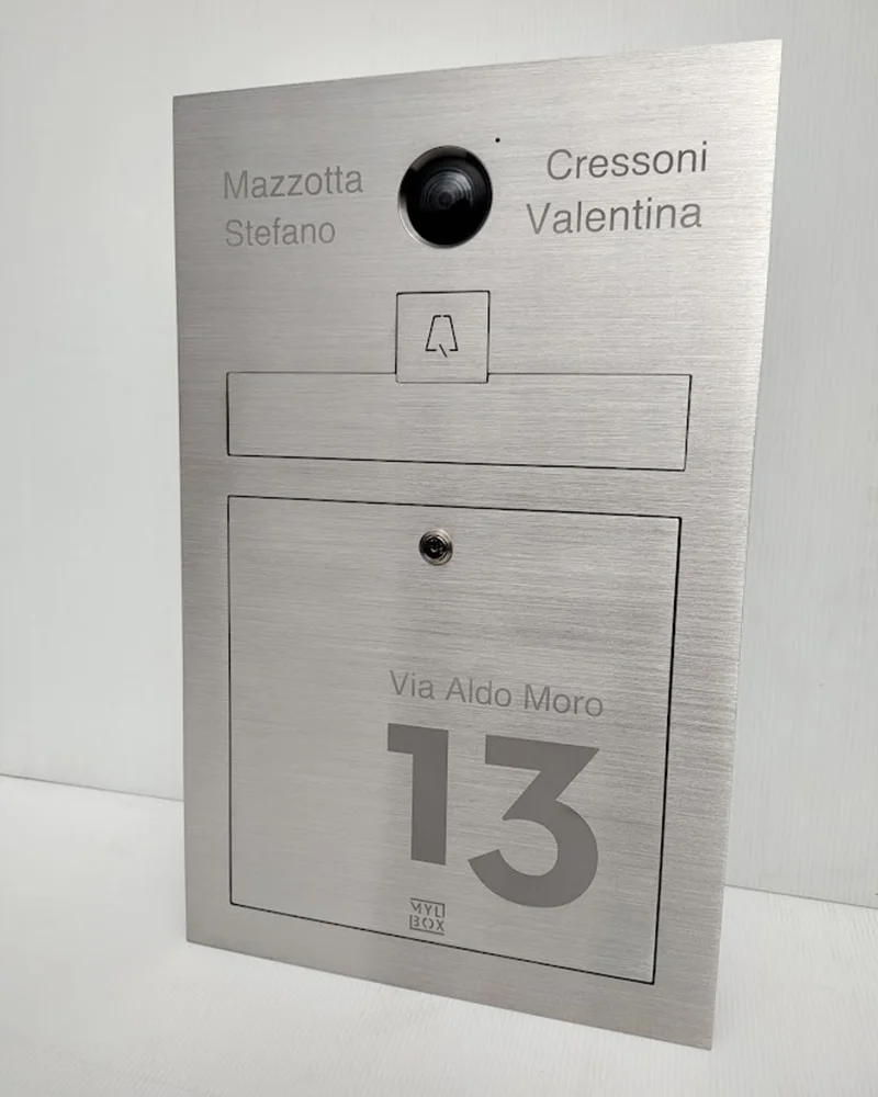 Cassetta con videcitofono personalizzata Mazzotta Cressoni